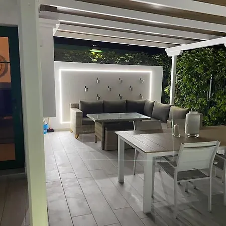 Luxury 2 Bedroom With Private Pool Prázdninový dům